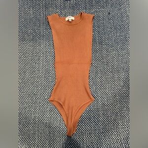 Missguided Sleeveless Ribbed Bodysuit in Warm Brown